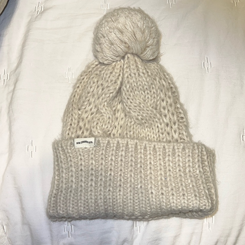 Levi beanie